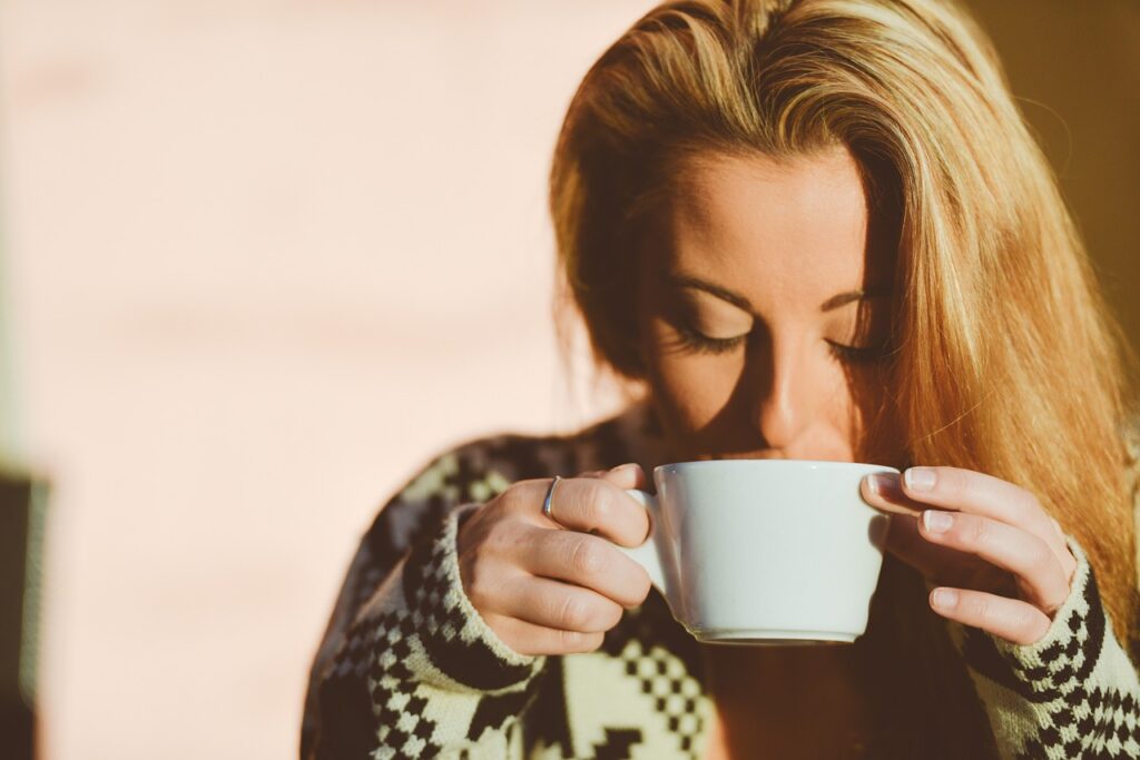coffee drinking women